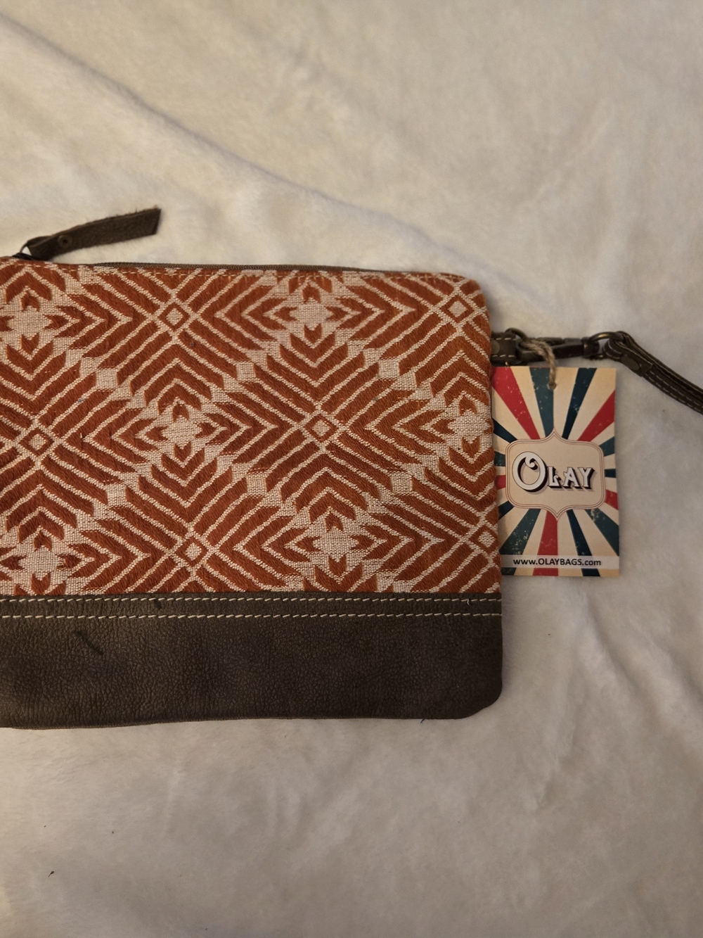 OLAY Orange and Brown Geometric Wristlet Clutch - Picture 7 of 7